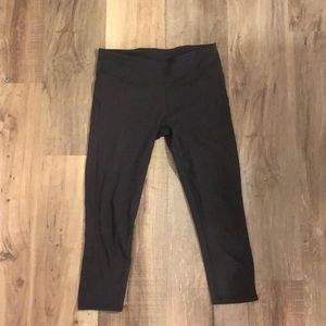 Fabletics Powerform Dhyana Capri Leggings Small